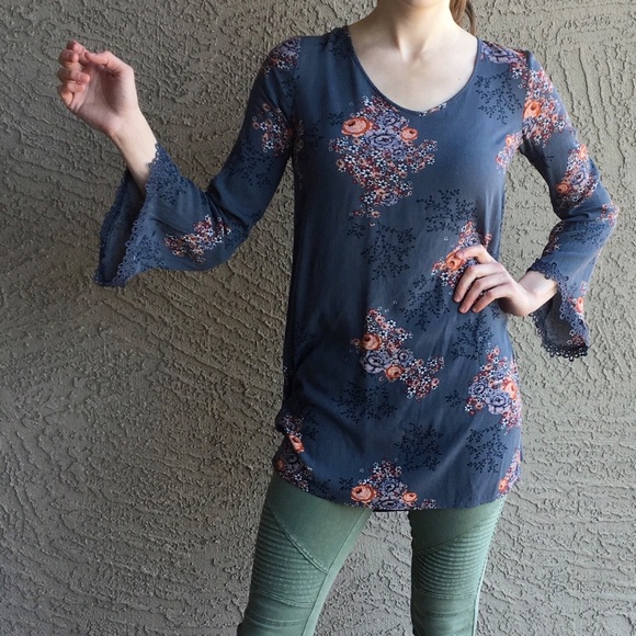 Xhilaration Tops - Boho Bell Sleeve Floral Tunic